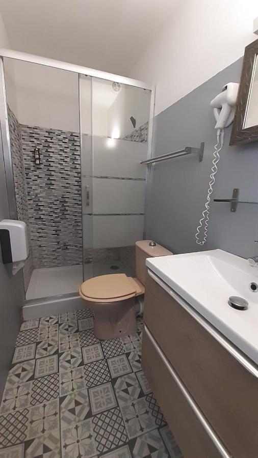 Hotel Logis Le 1050 *
